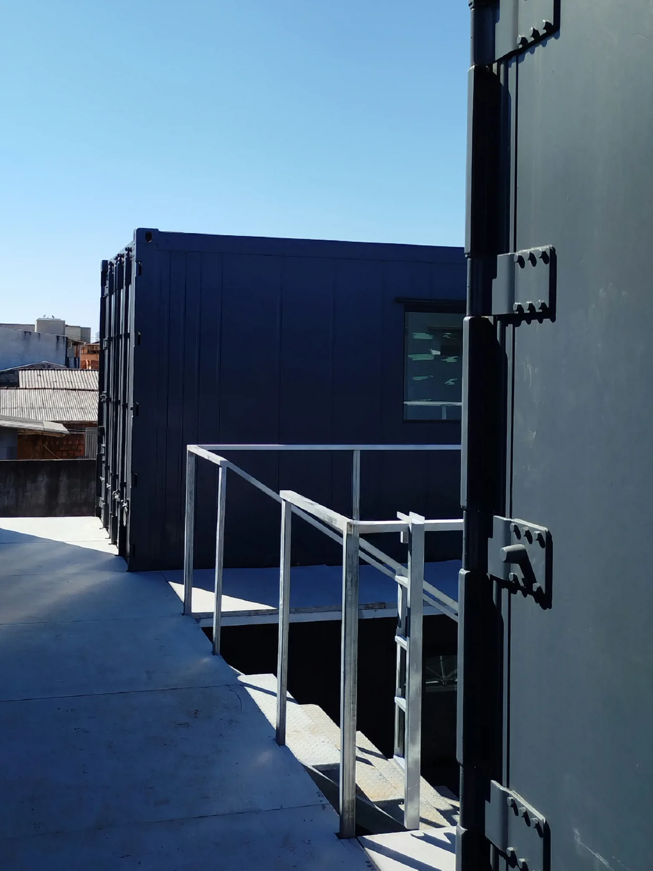 🏗️ Projeto em andamento...

Mais uma etapa sendo executada com materiais de alta qualidade, resistência e durabilidade.

➡️ Continue nos acompanhando e veja de perto cada detalhe e cada fase desse projeto até a sua conclusão.

➡️ Compartilhe com aquele amigo que está construindo ou pensando em construir.
