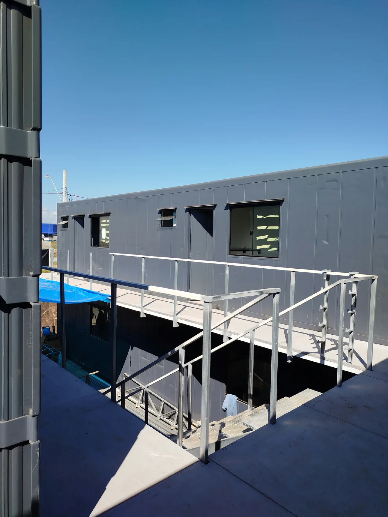 🏗️ Projeto em andamento...

Mais uma etapa sendo executada com materiais de alta qualidade, resistência e durabilidade.

➡️ Continue nos acompanhando e veja de perto cada detalhe e cada fase desse projeto até a sua conclusão.

➡️ Compartilhe com aquele amigo que está construindo ou pensando em construir.
